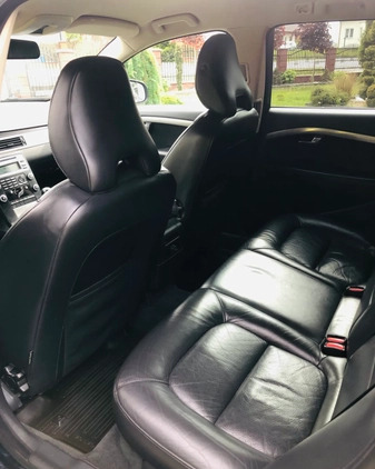 Volvo V70 cena 22900 przebieg: 217000, rok produkcji 2008 z Kielce małe 352